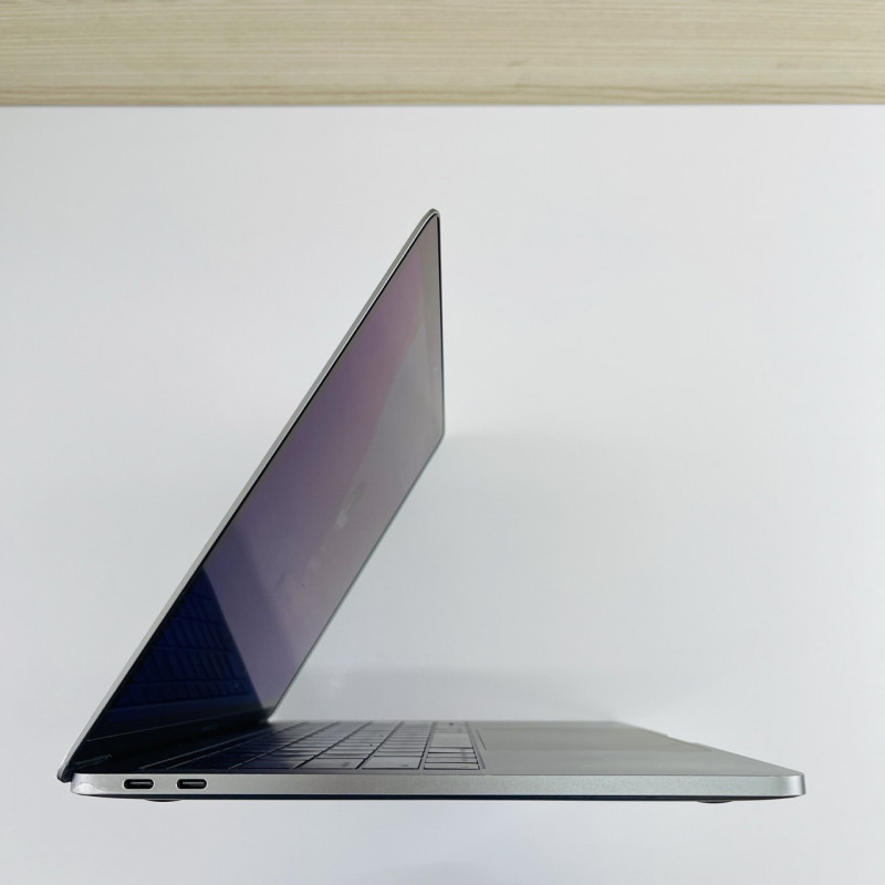 MacBook Pro 13 2017 Space  i5 2.3ghz 16/256
